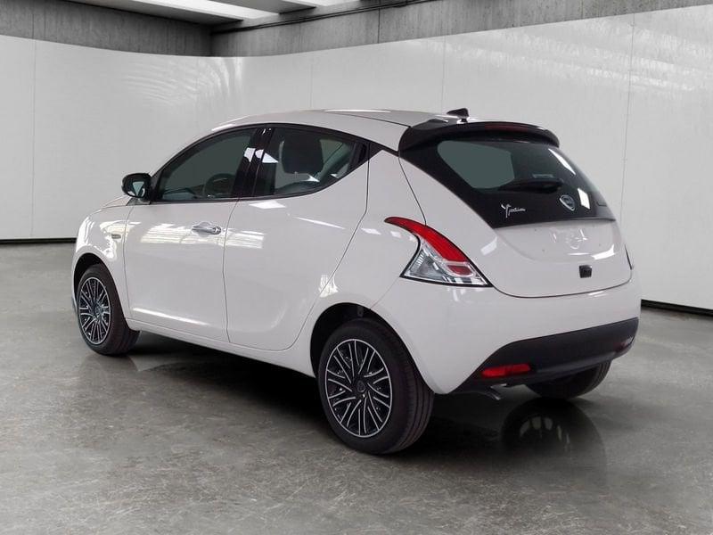 Lancia Ypsilon 1.0 firefly hybrid Gold s&s 70cv