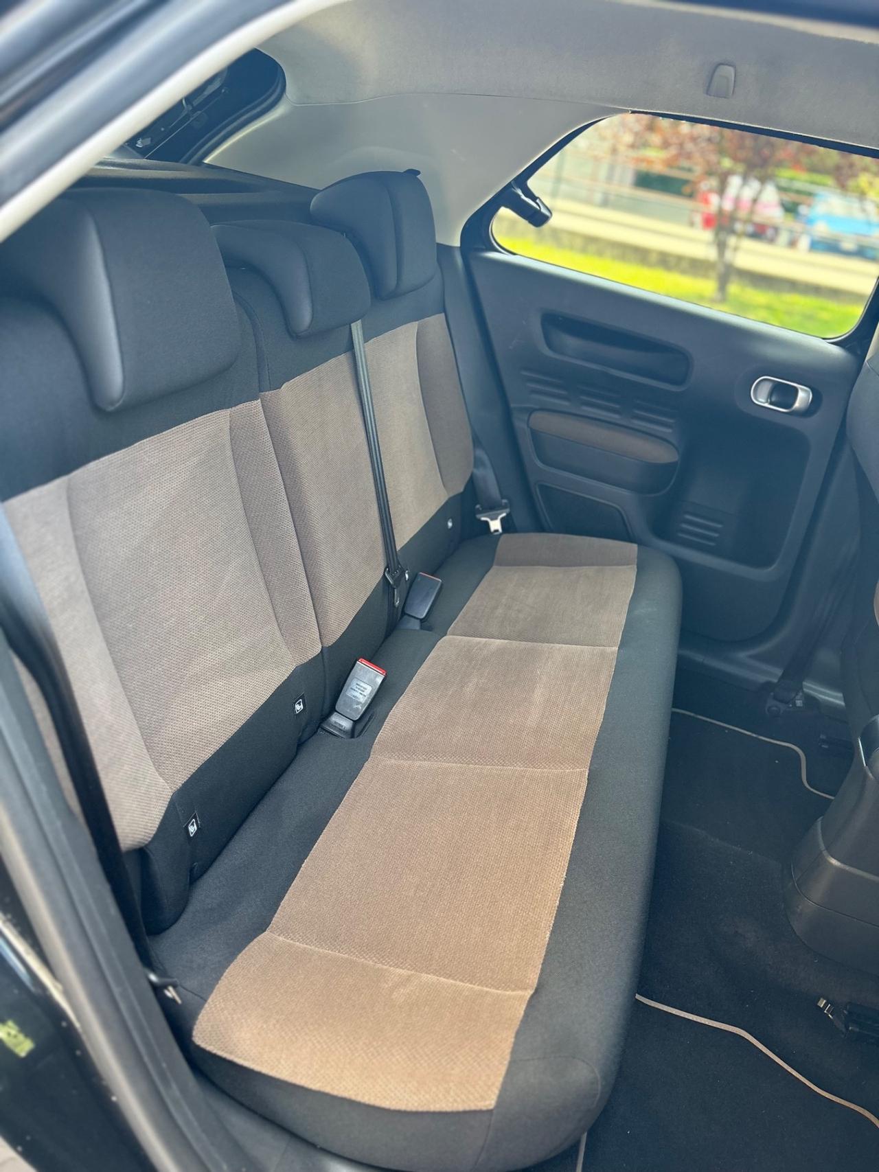 Citroen C4 Cactus BlueHDi 100 Shine Just Black