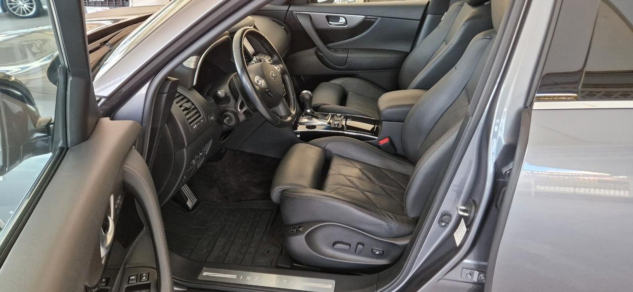 Infiniti QX70 3.0 diesel V6 AT S Premium