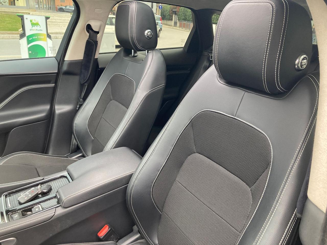 Jaguar F-Pace 2.0 20d Turbo R- #8436