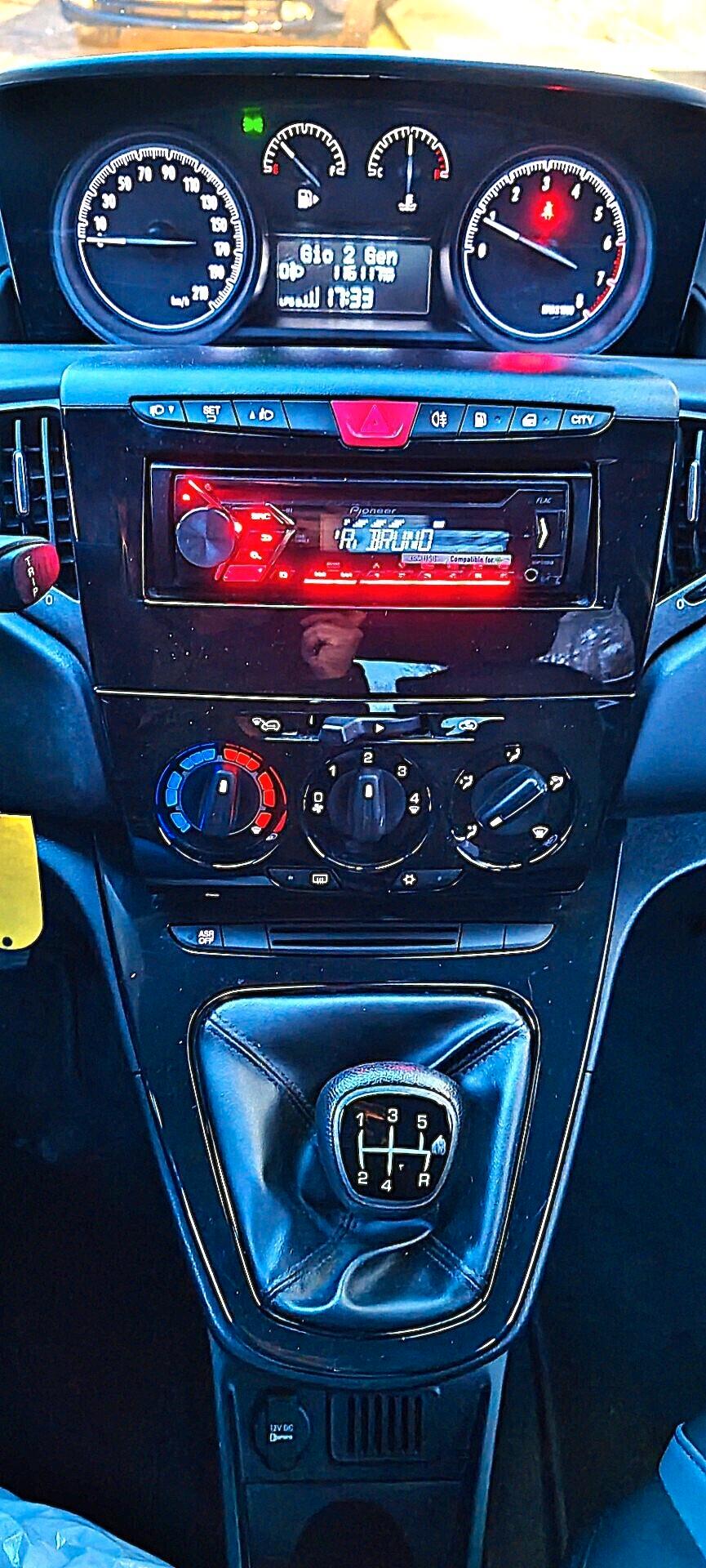 Lancia Ypsilon 1.2 69 CV 5 porte GPL Ecochic Silver