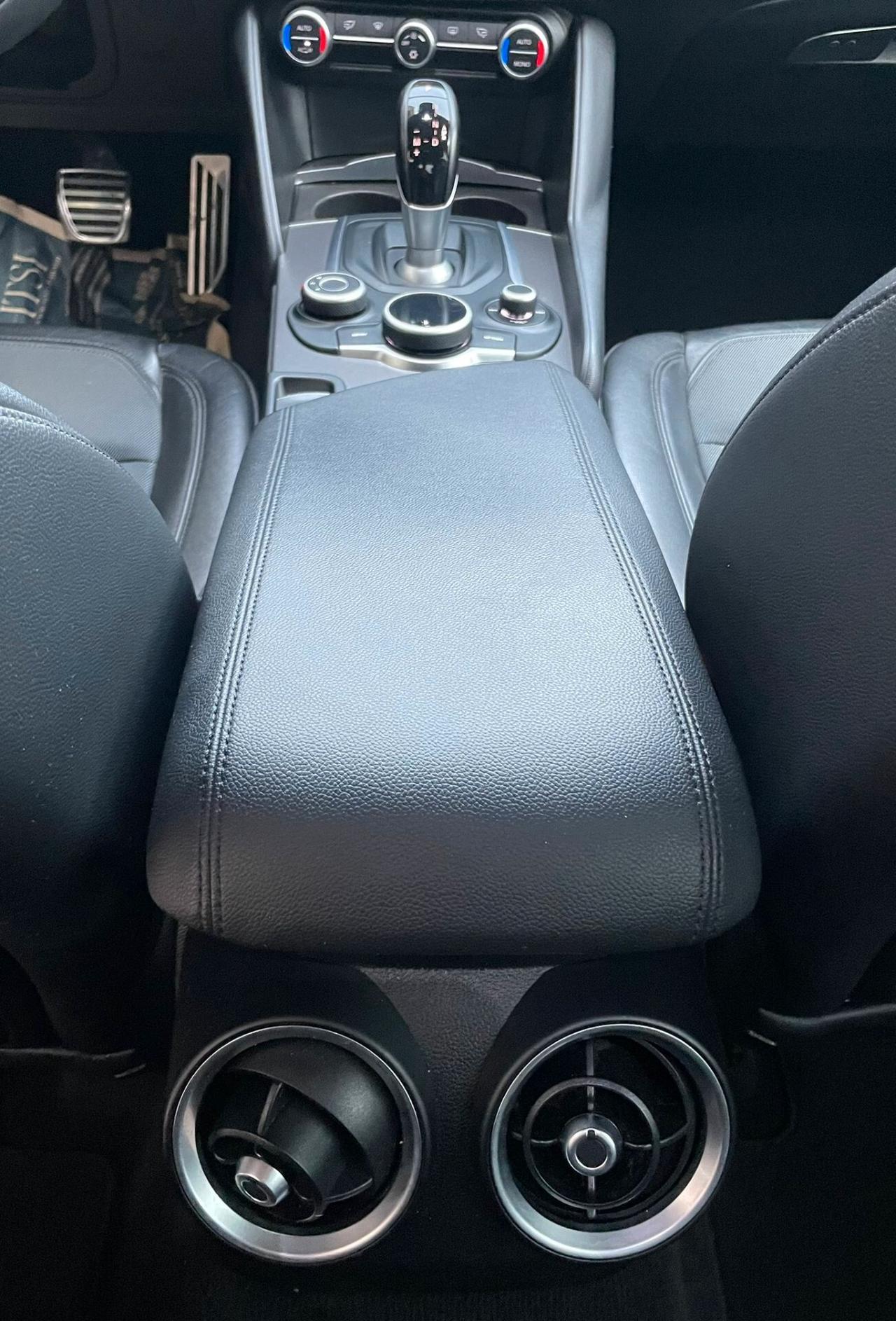 Alfa Romeo Giulia 2.2 Turbodiesel 180 CV Business Sport