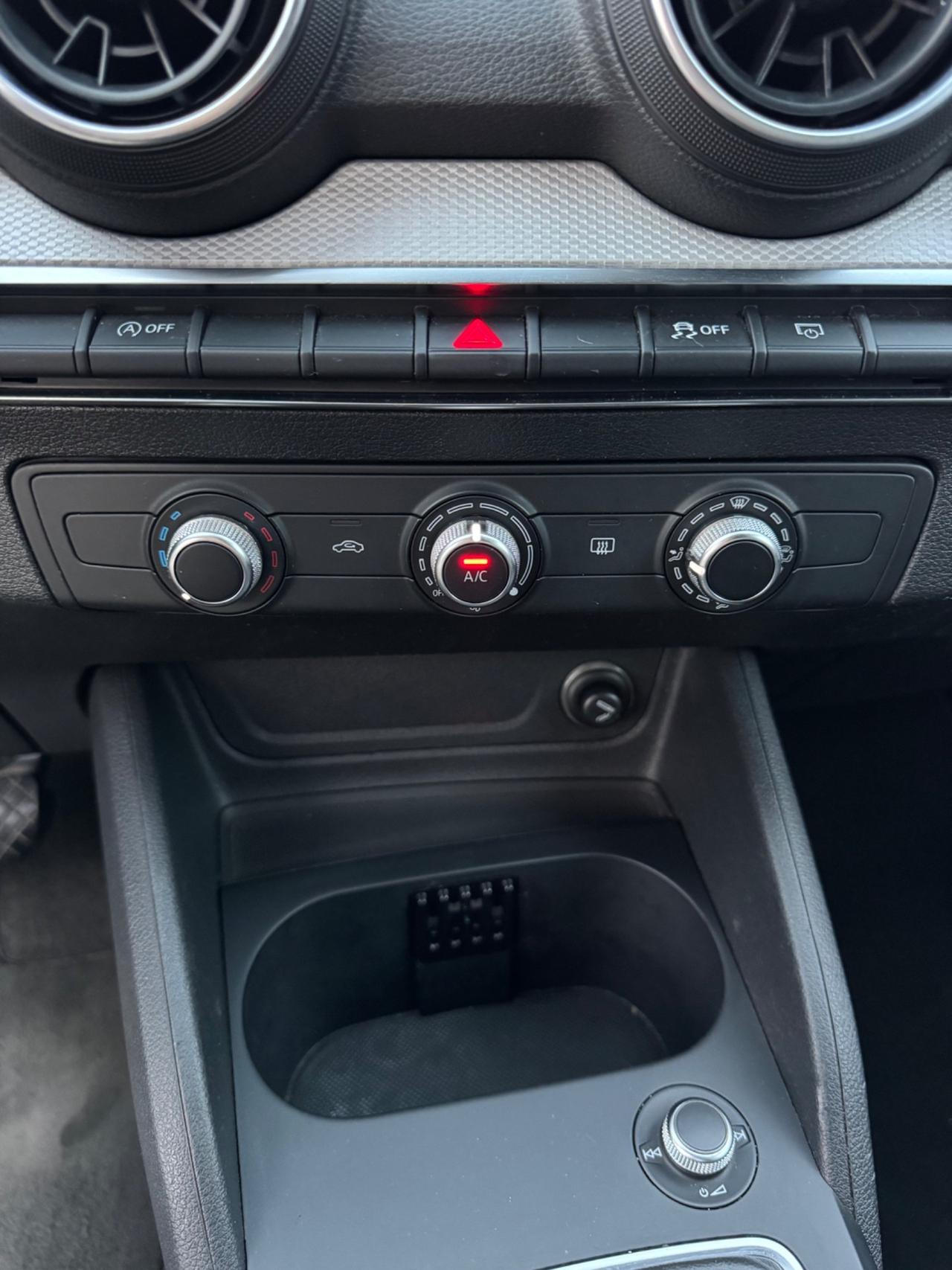 Audi Q2 1.6 TDI TOTAL BLACK