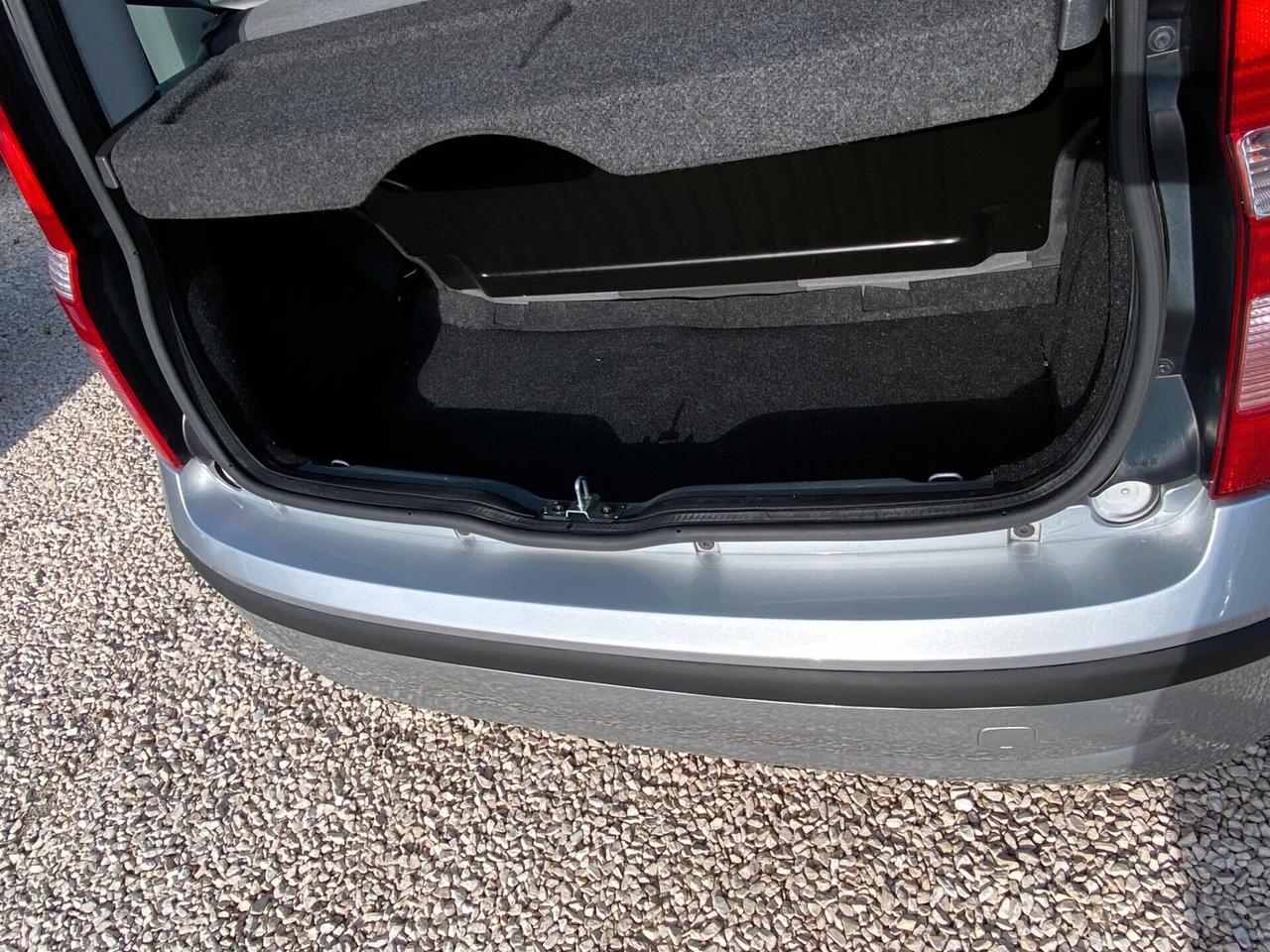 Fiat Panda 1.2 Lounge NEOPATENTATI E UNICO PROPRIETARIO