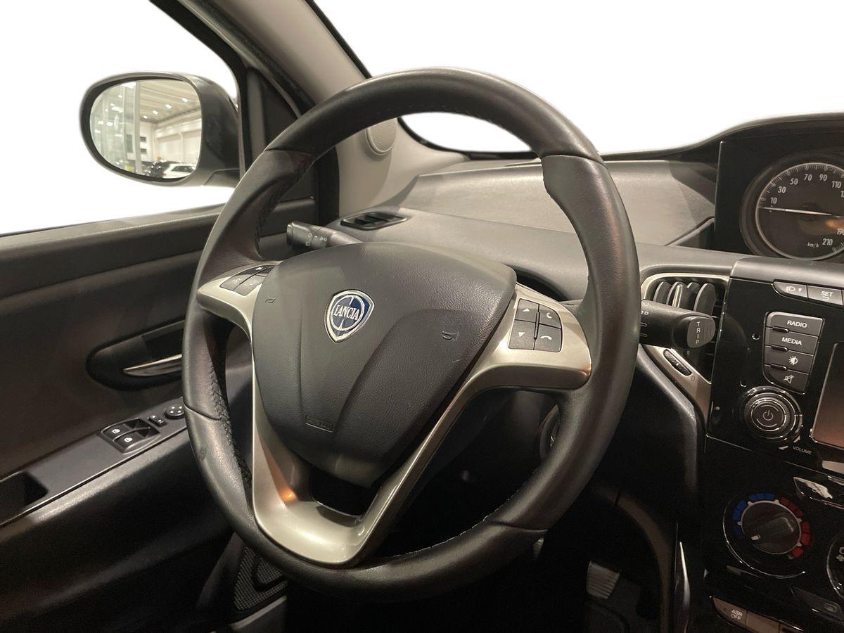 LANCIA Ypsilon III 2015 - Ypsilon 1.2 Silver 69cv