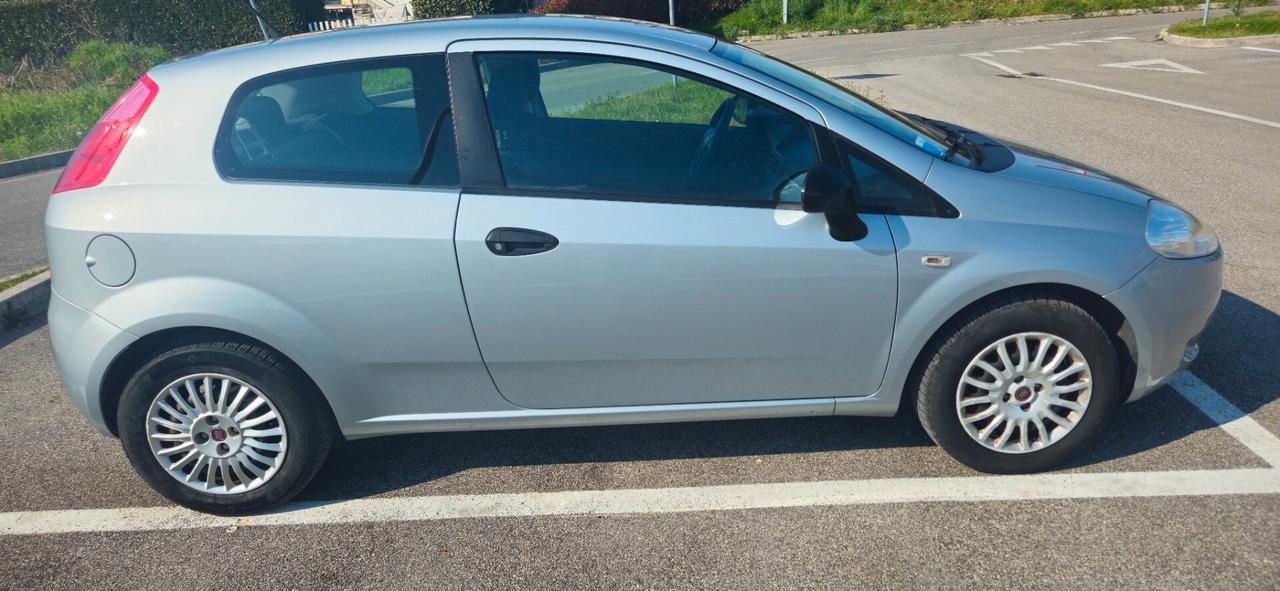 Fiat Grande Punto 1.2 B 48kw NEOPATENTATI