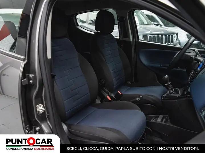Lancia Ypsilon 1.0 FireFly 5 porte S&S Hybrid Platino