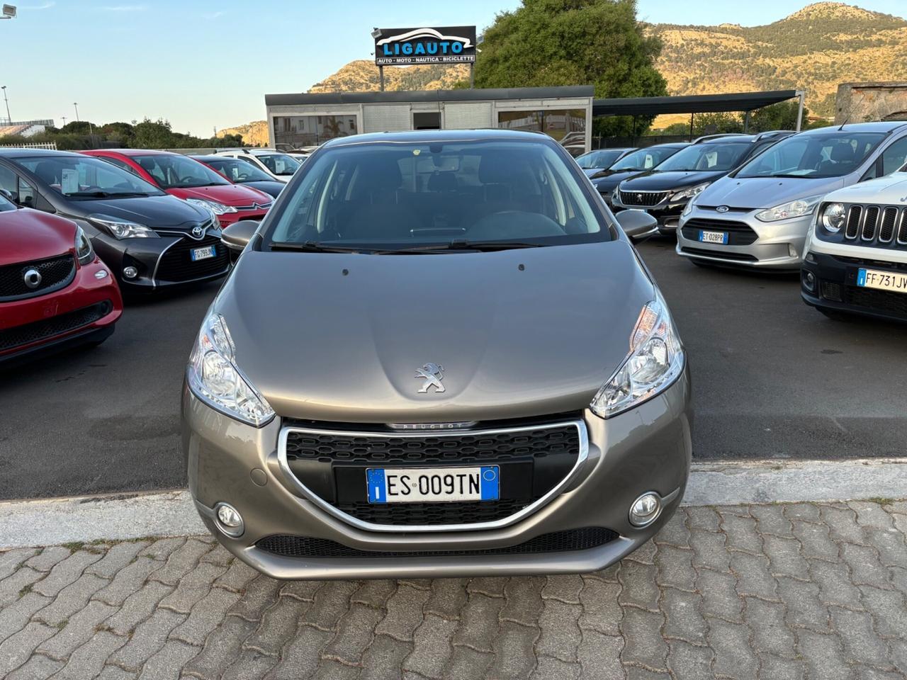 Peugeot 208 1.4 HDi 68 CV 5 porte Allure