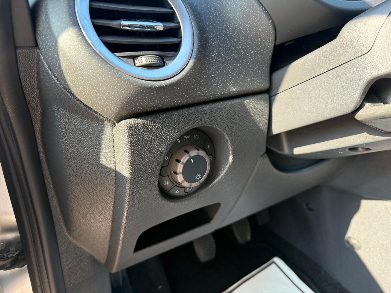 Opel Corsa 1.2 benzina Neopatentati