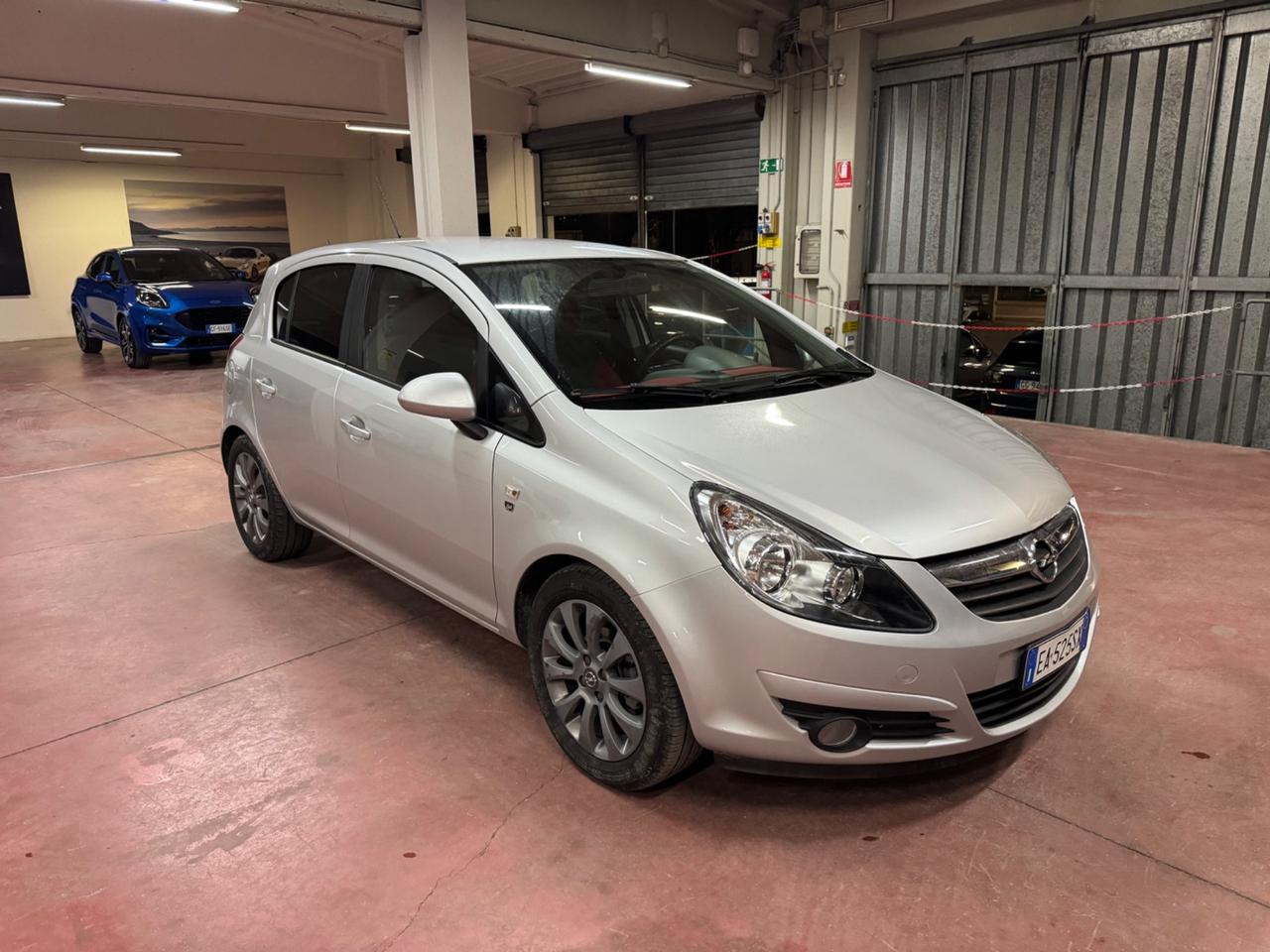 Opel Corsa 1.2 5 porte edition