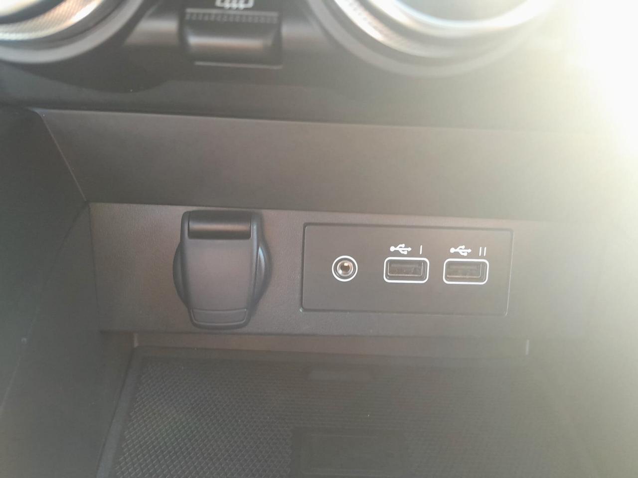RENAULT CLIO TCE 90CV TECHNO 5P "AZIENDALE "