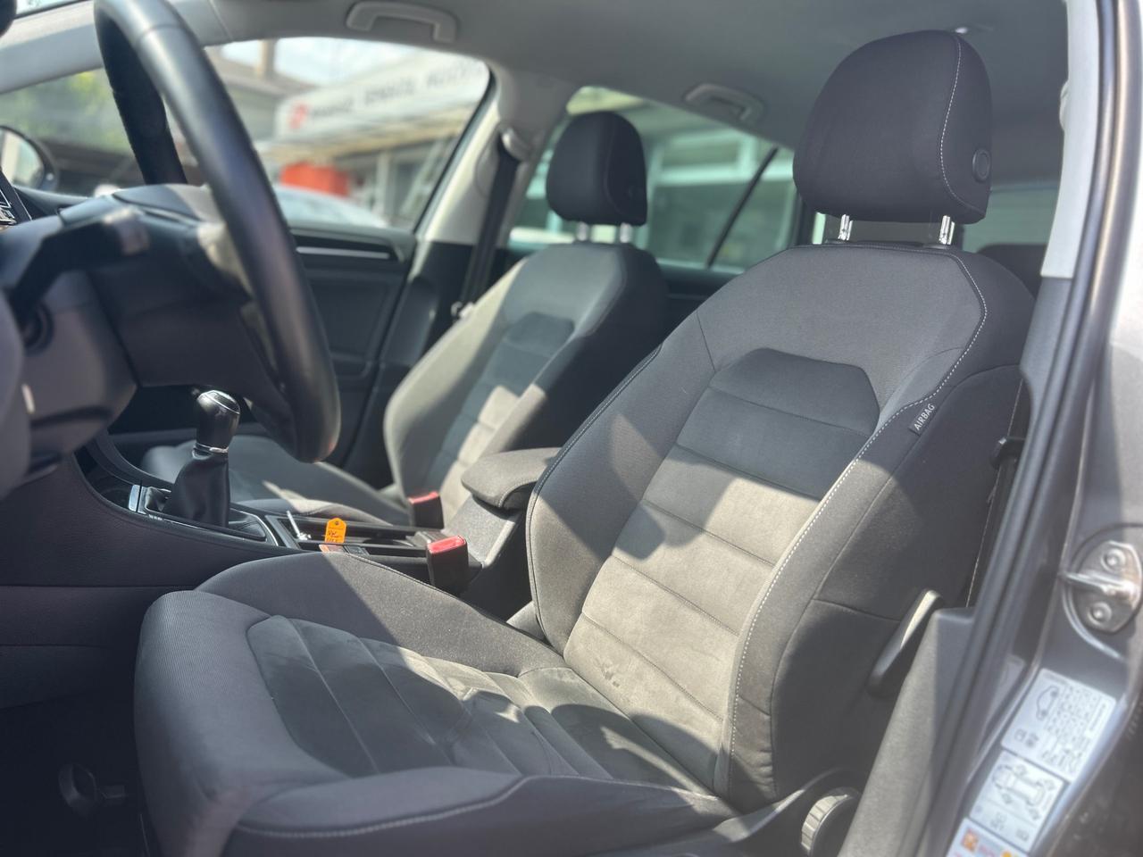 Volkswagen Golf 5p 1.6 tdi Executive 115cv