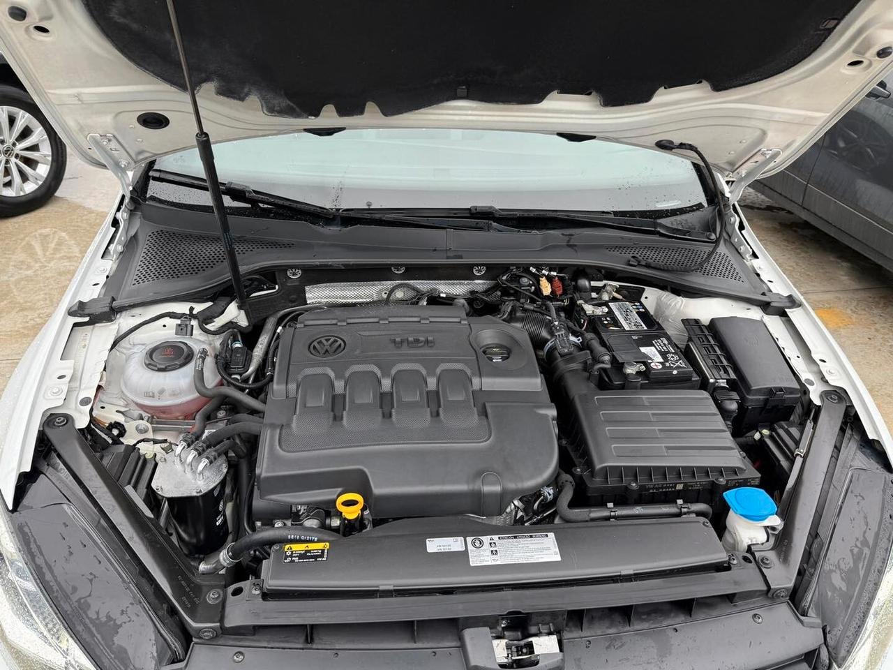 Volkswagen Golf 1.6 TDI 115 CV -R LINE-FULL LED