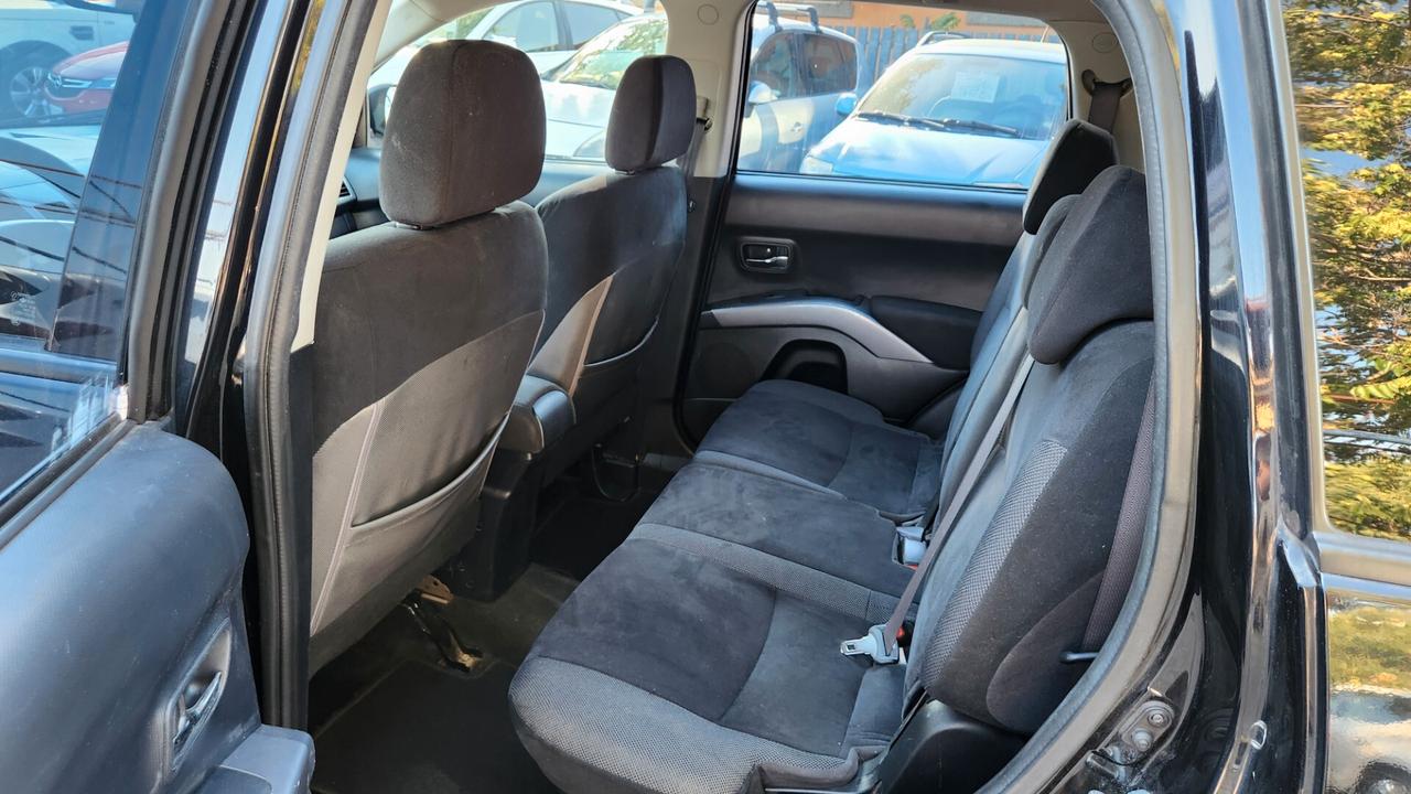 Mitsubishi Outlander 2.0 DI-D Intense DPF