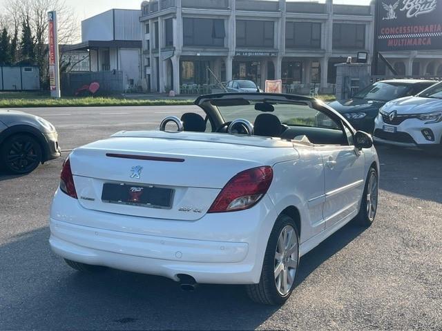 Peugeot 207 1.6 8V HDi 112CV CC Féline