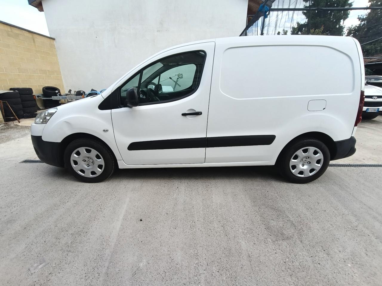 Peugeot Partner Tepee 1.6 e-HDi 92 CV S&S Outdoor