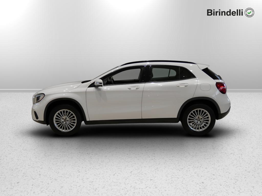 Mercedes-Benz GLA (X156) - GLA 200 d Automatic Business