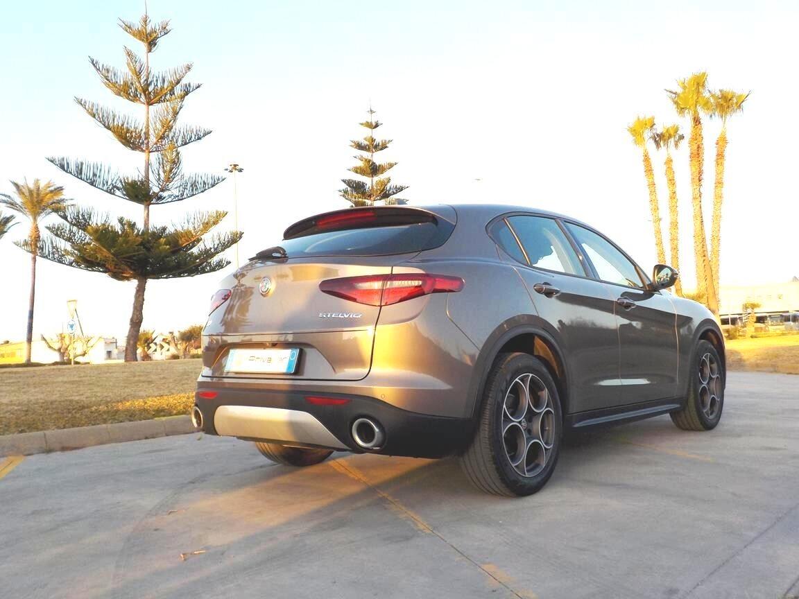 Alfa Romeo Stelvio 2.2 Turbodiesel 210 CV AT8 Q4 Business