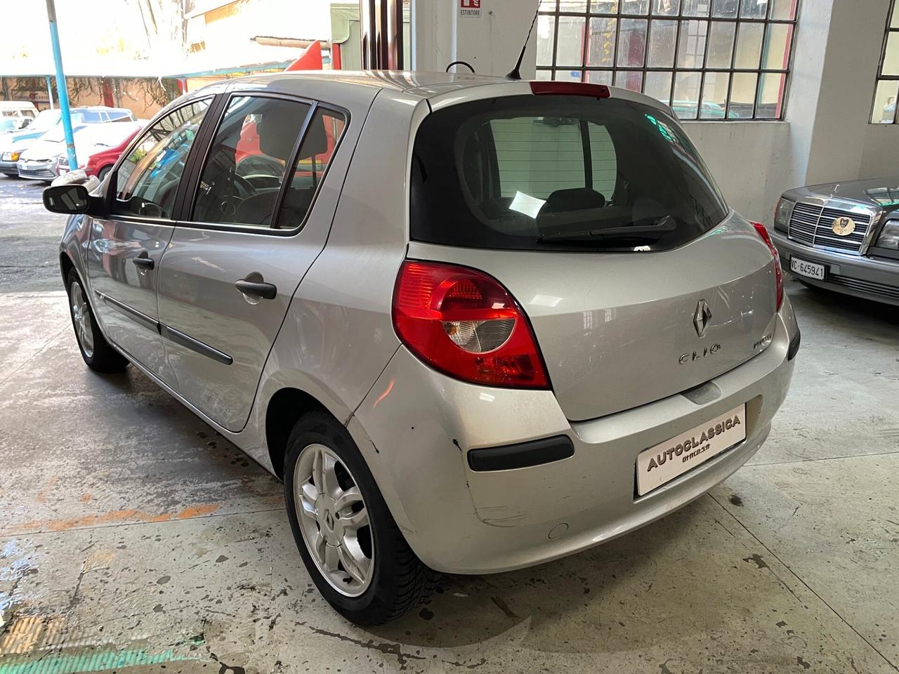 Renault Clio 1.4 16V 5 porte Confort 95.000KM!!!