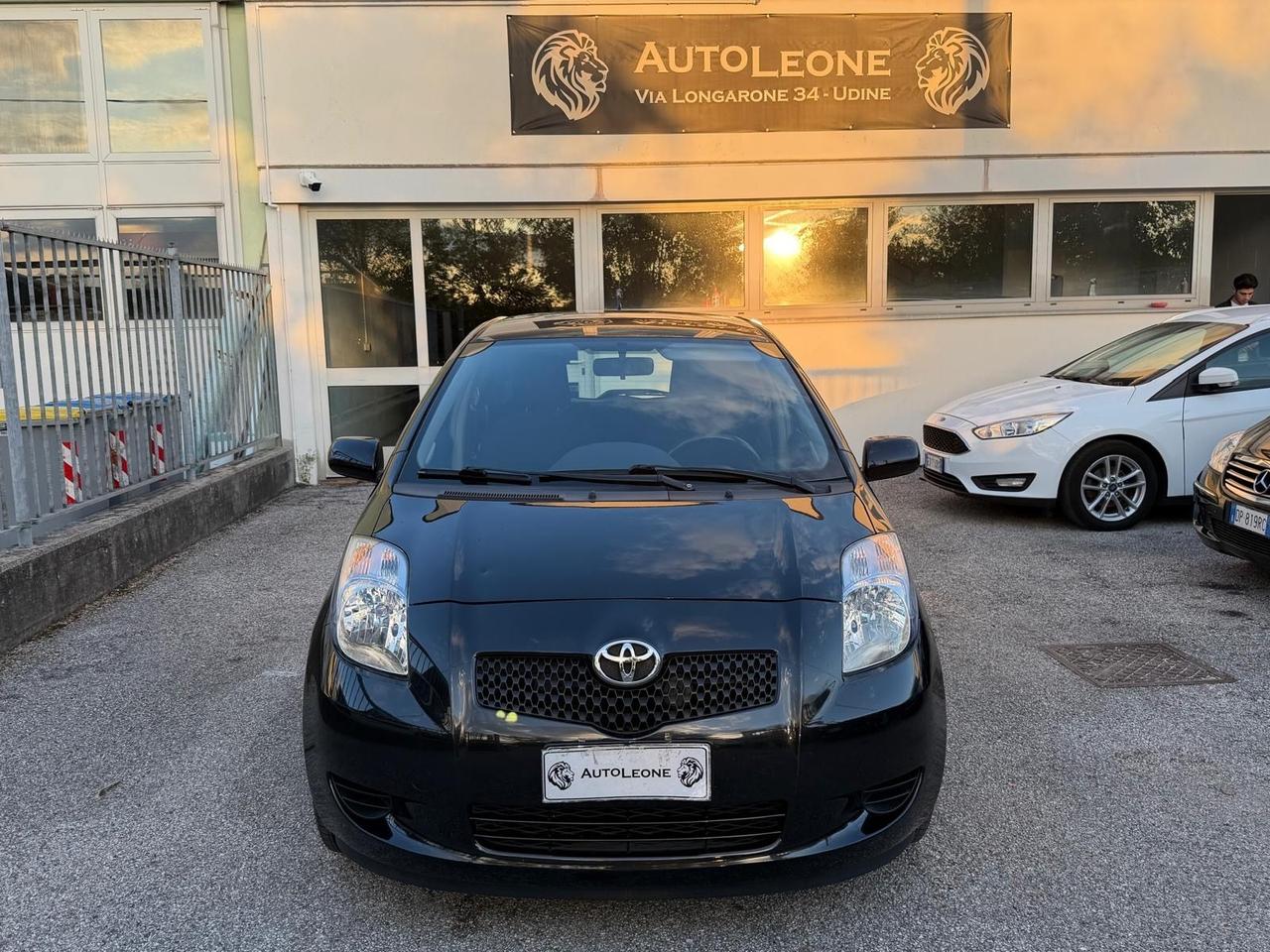 Toyota Yaris 1.0 5 porte Sol