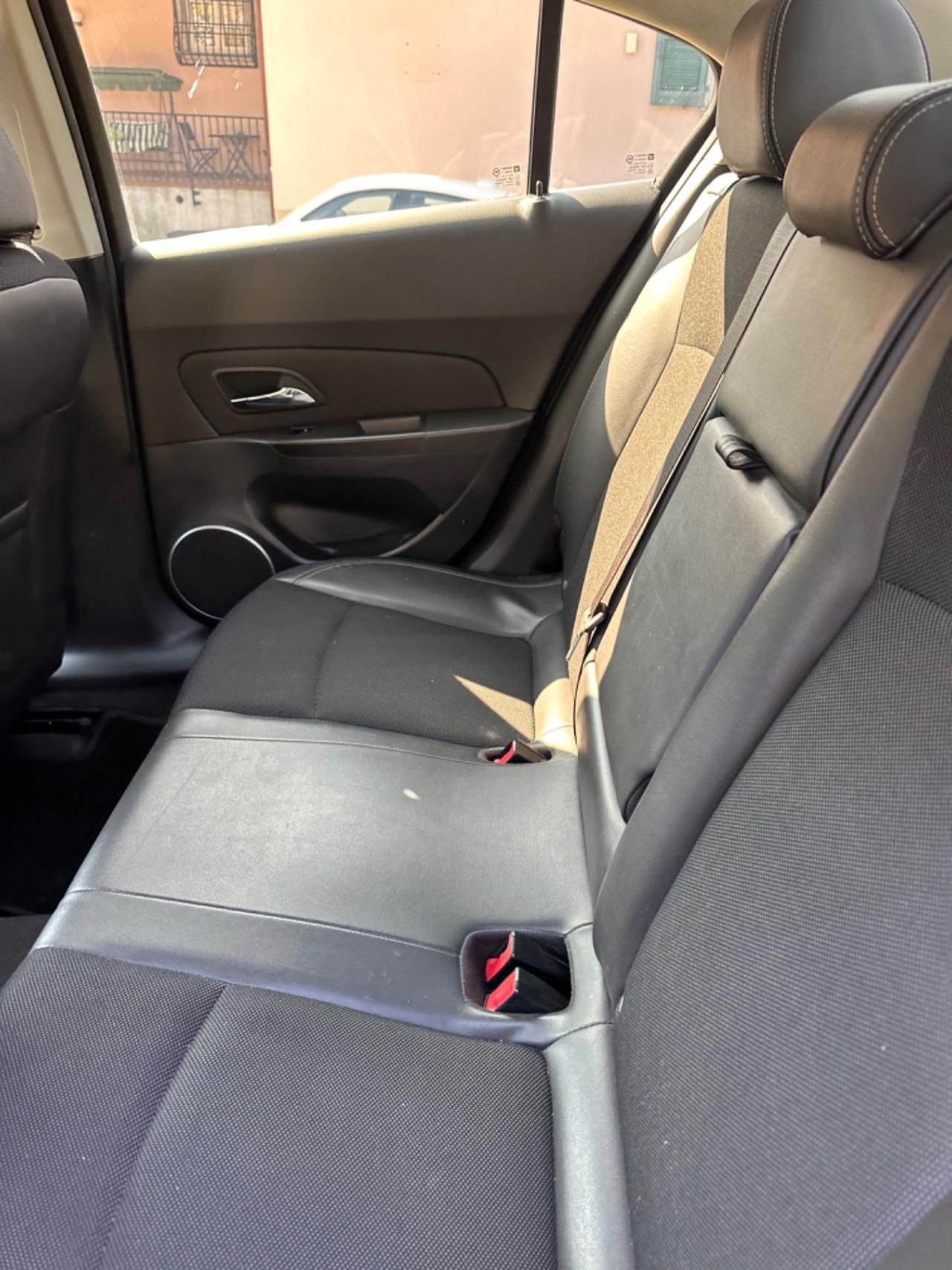 Chevrolet CRUZE 1.7 Diesel 5P LT KMCERT UNICOPR
