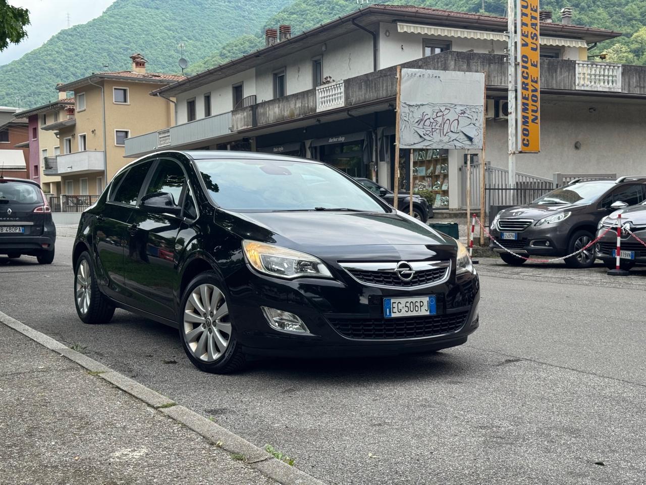 Opel Astra 1.4 100CV 5 porte Cosmo - GIA' TAGLIANDATA - CON CATENA DI DISTRIBUZIONE