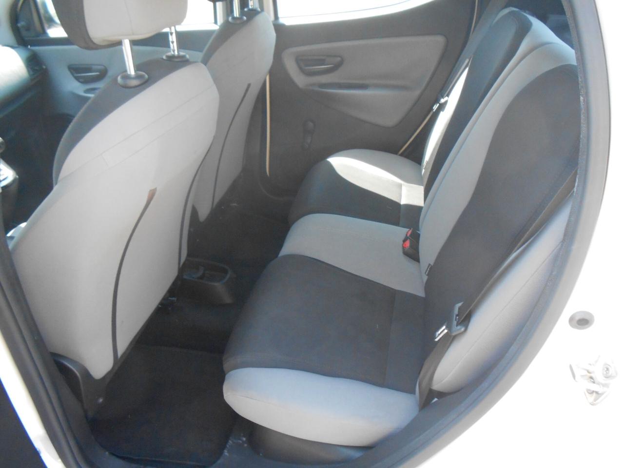 Lancia Ypsilon 1.3 MJT 16V 95 CV 5 porte S&S Silver