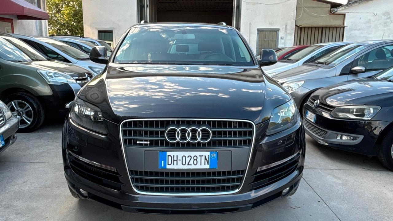 Audi Q7 3.0 V6 TDI 233CV quattro tiptronic