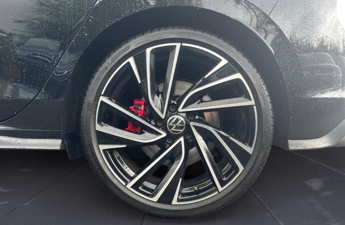 Volkswagen Golf GTI 2.0 TSI DSG