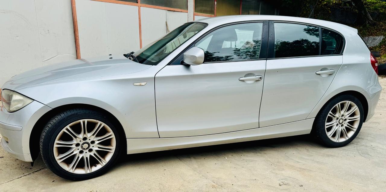 Bmw 118d cat 5 porte Futura ( motore da fare picchia)