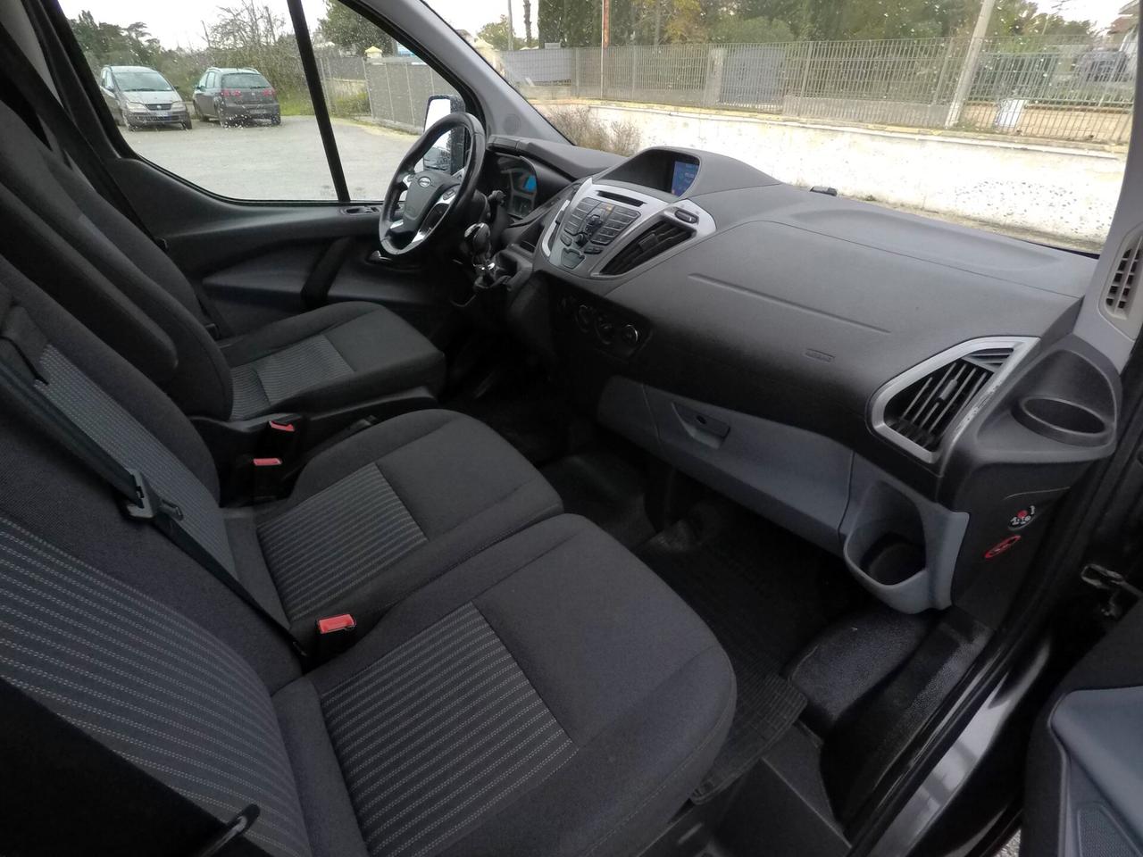 Ford Tourneo Custom 2.0 TDCi 130CV- 9 POSTI