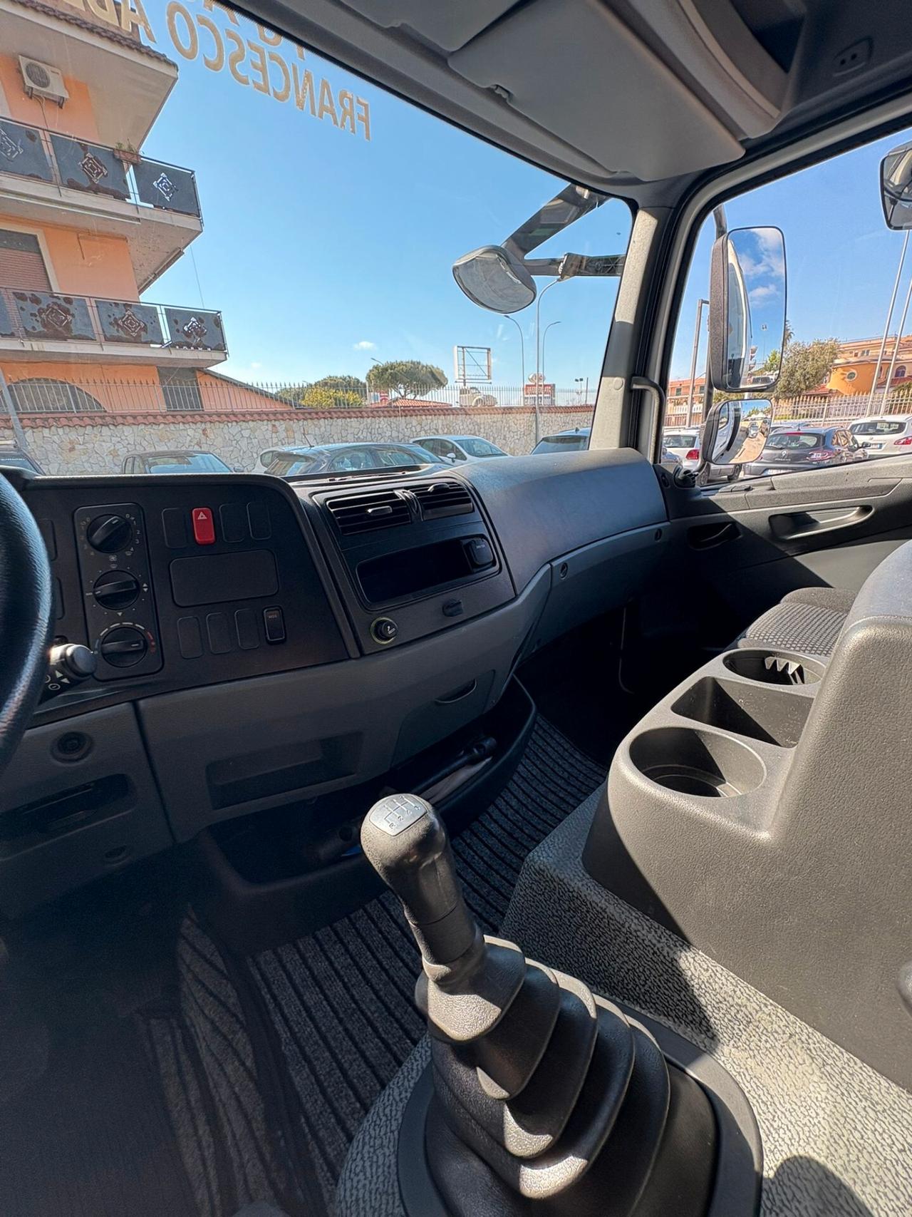 Mercedes Benz ATEGO 818 telonato 2014 130.000km