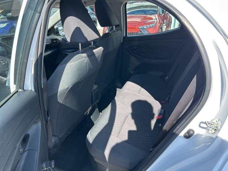 Toyota Yaris Yaris 1.5 Hybrid 5 porte Active IVA ESPOSTA COMPRESA GARANZIA FINO AL 2033