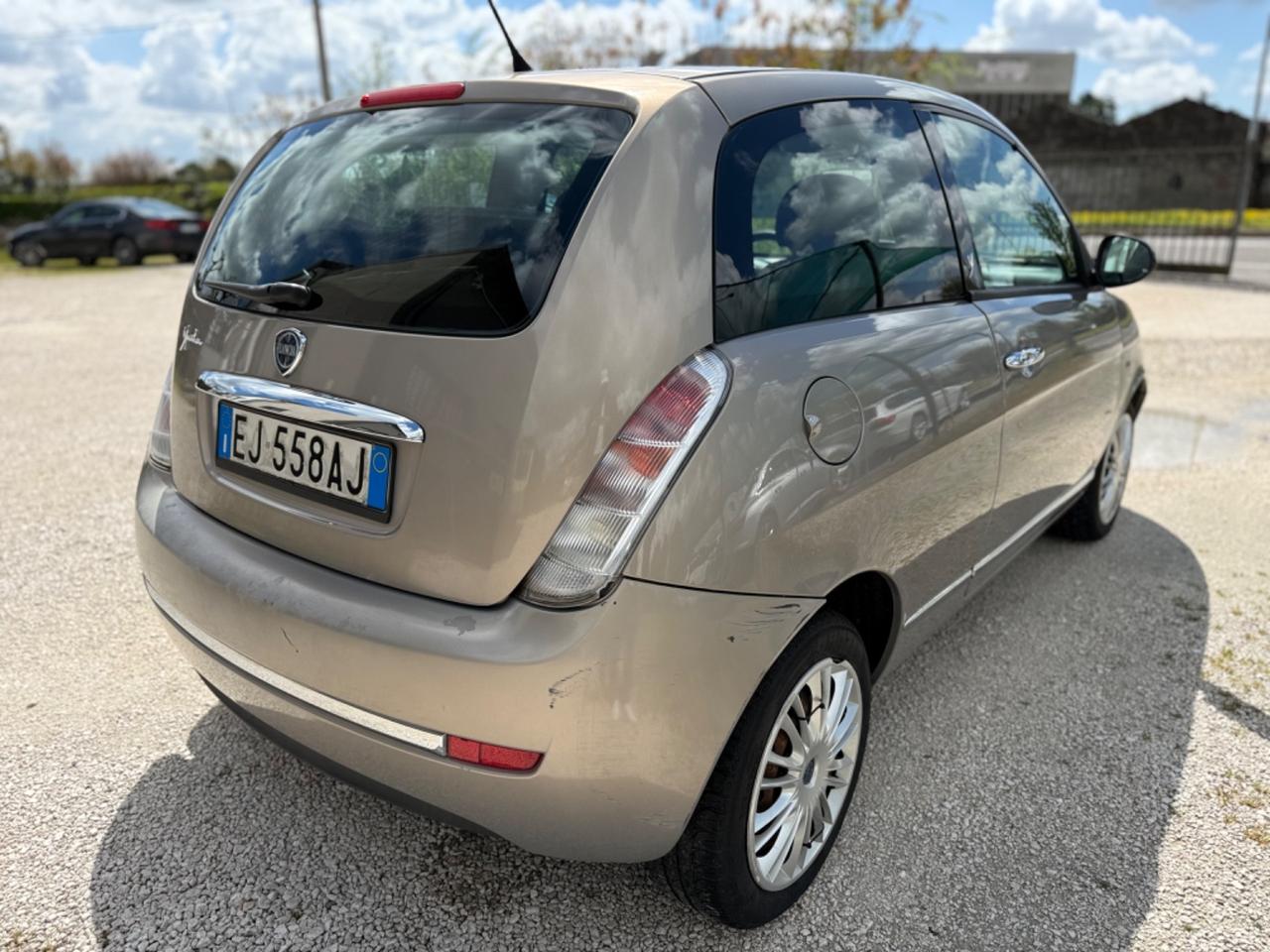 Lancia Ypsilon 1.3 MJT 75 CV Platino Ok neopatent Euro5