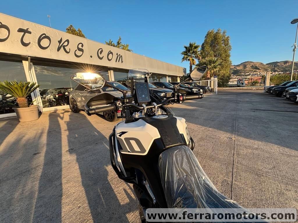 Voge Valico 800 RALLY IN ANTEPRIMA BIANCO