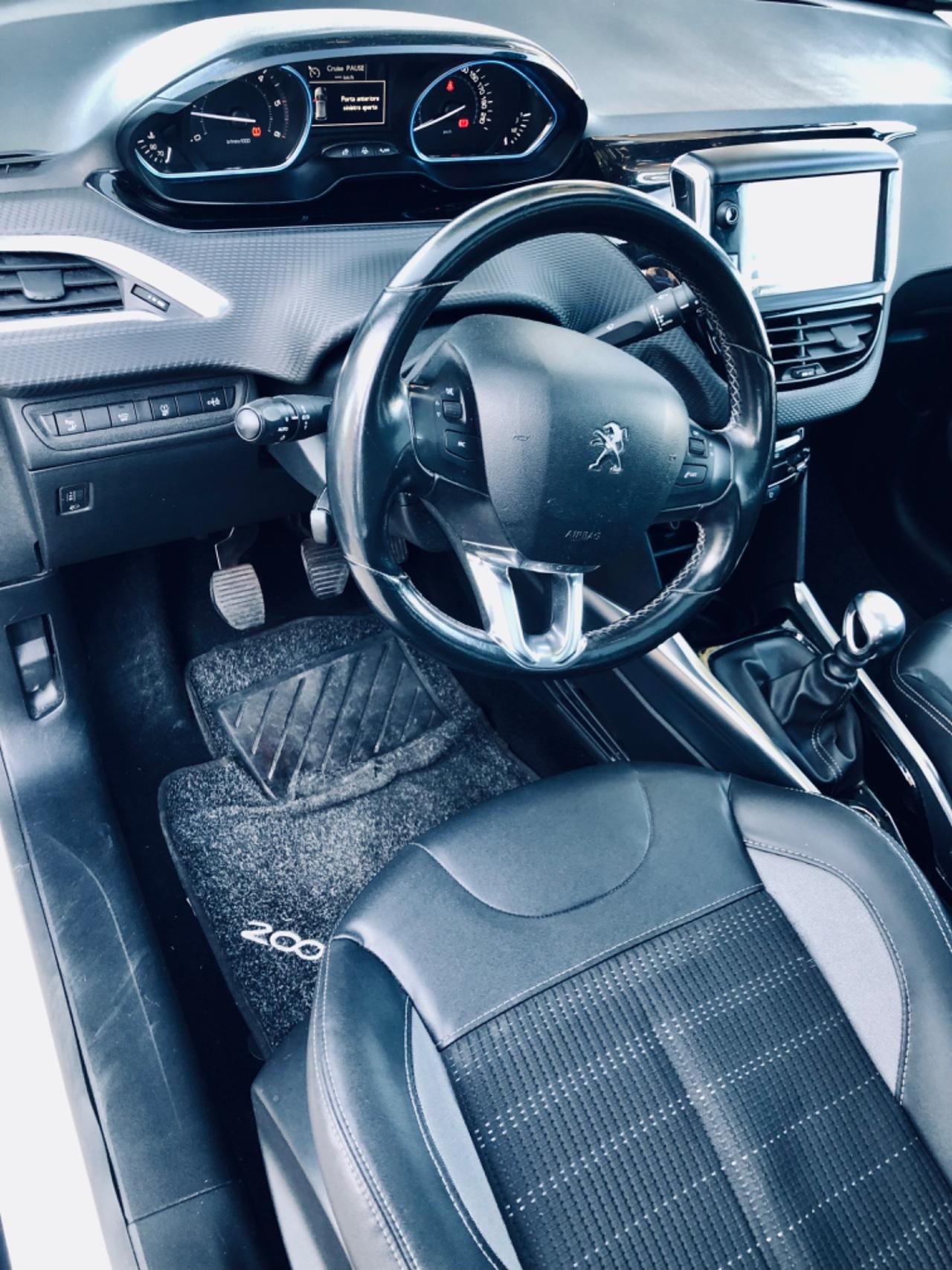 Peugeot 2008 1.6 e-HDi 115 CV Stop&Start Allure