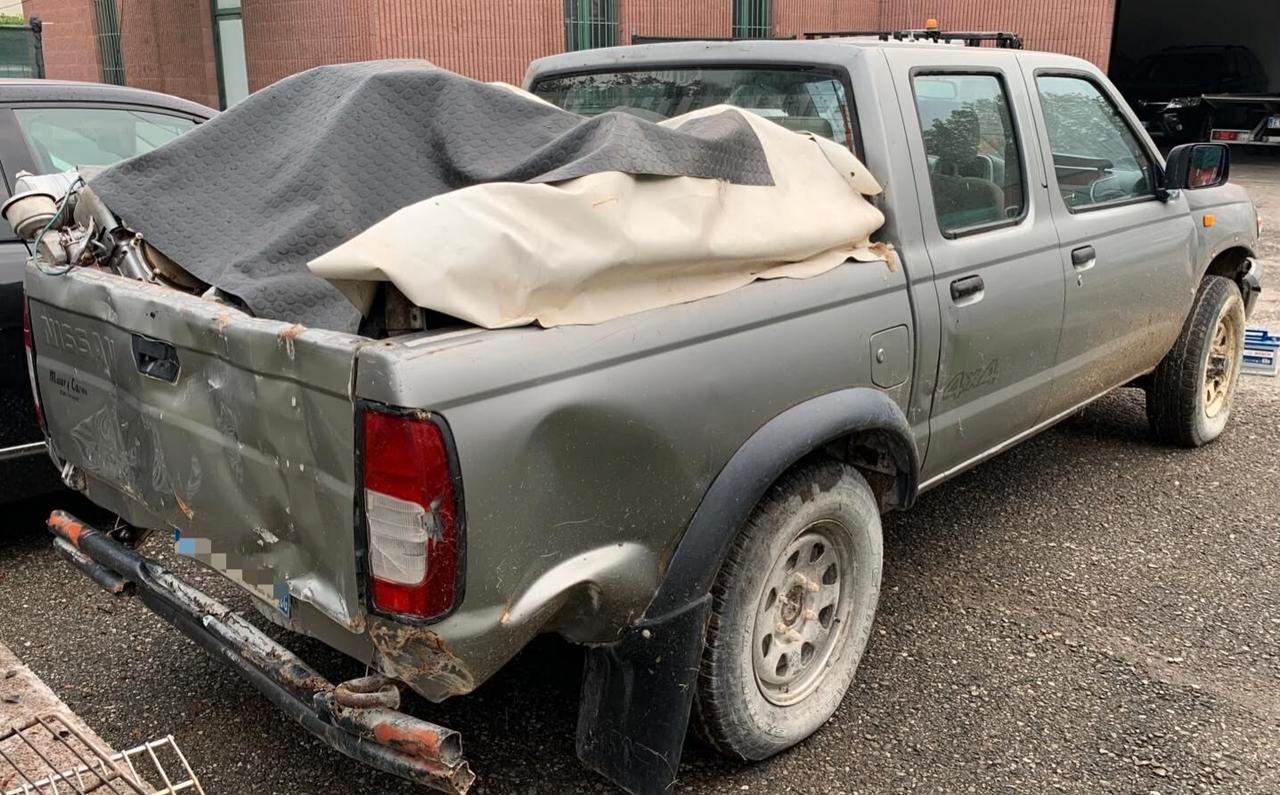 NISSAN NAVARA D22 2.5 TD DOUBLE CAB 4X4 - DA RIPRISTINARE
