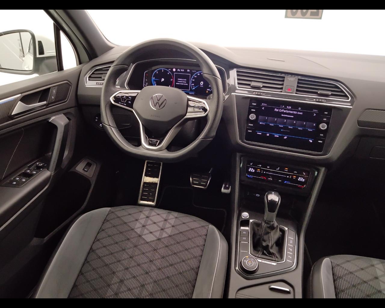 VOLKSWAGEN Tiguan II 2021 - Tiguan 2.0 tdi R-Line 4motion 150cv dsg