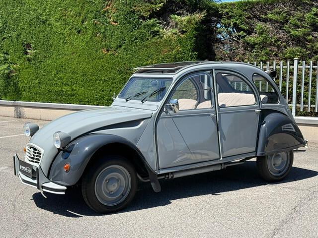 Citroen 2CV 6 Special "Charleston Style"