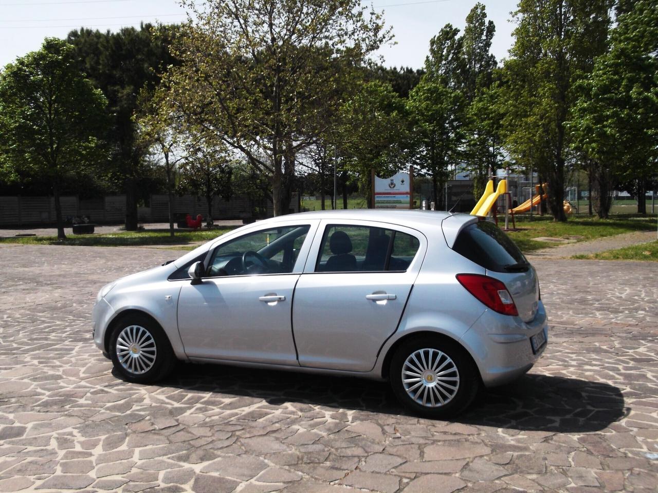 Opel Corsa 1.2 GPL Casa Neopatentati 2010
