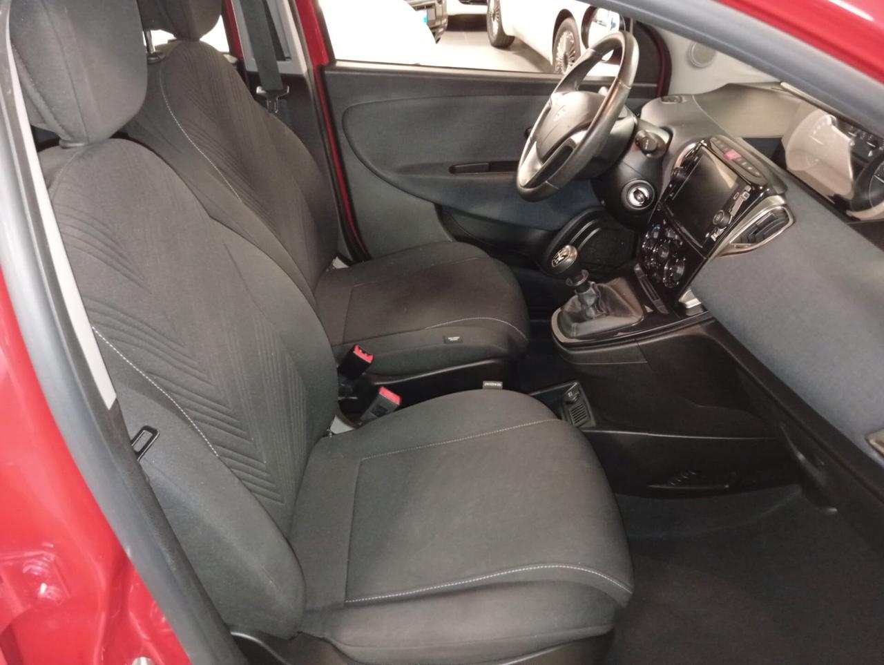 Lancia Ypsilon 1.0 FireFly 5 porte S&S Hybrid Ecochic Gold