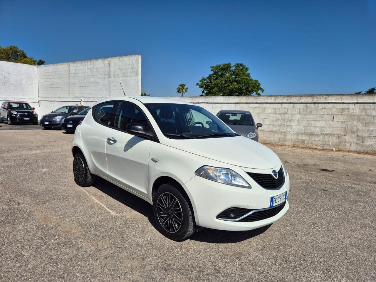 Lancia Ypsilon 0.9 TwinAir 85 CV 5 porte Metano Ecochic Gold