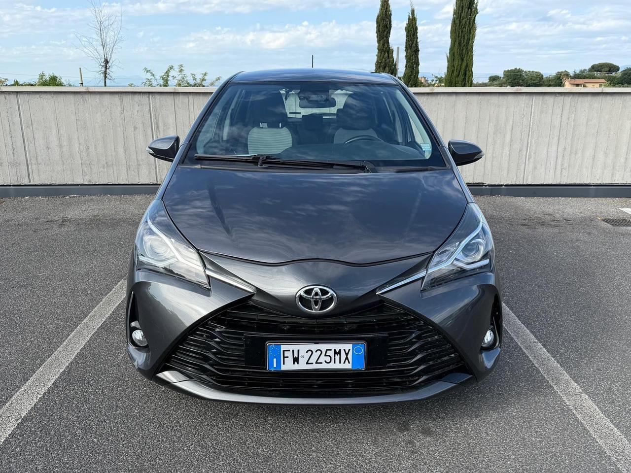 Toyota Yaris 1.0 Lounge *NEOPATENTATI*