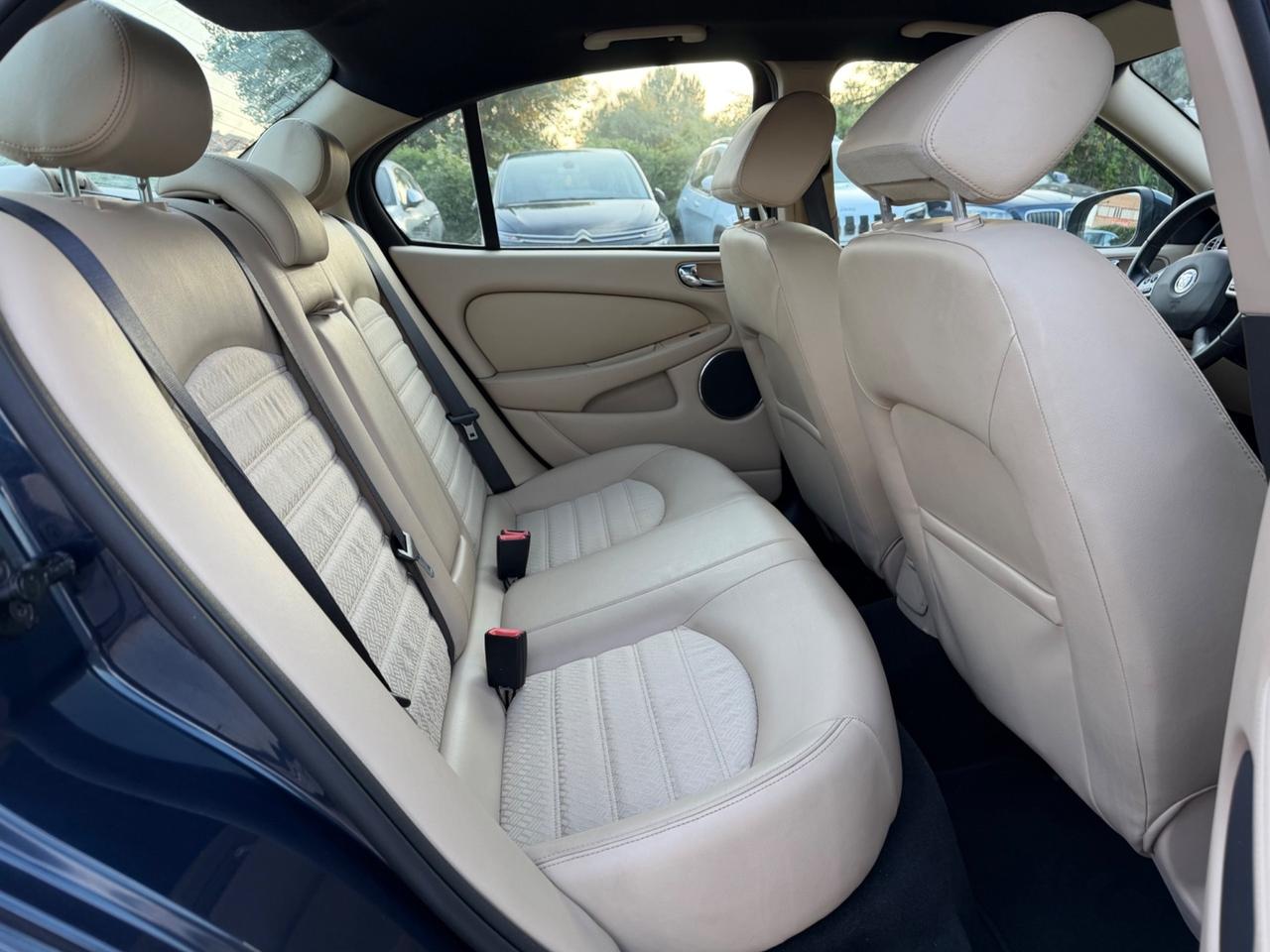 Jaguar X-Type 2.2D cat aut. Premium Luxury 90.000km 2010