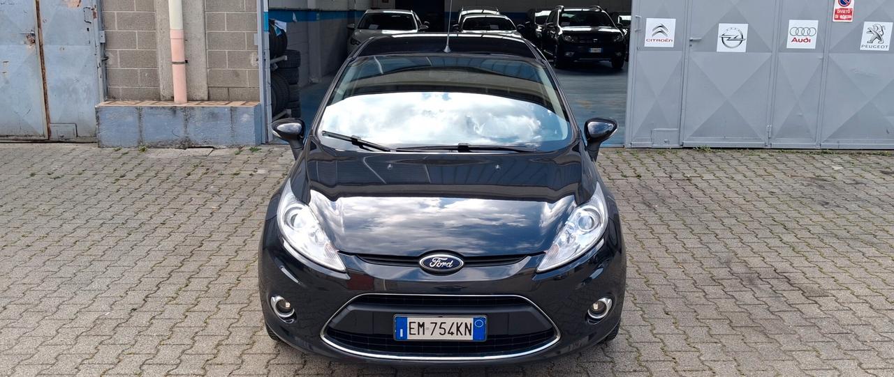Ford Fiesta 1.4 Titanium BenzGPL