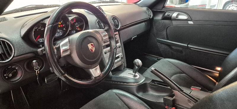 Porsche Cayman 2.7
