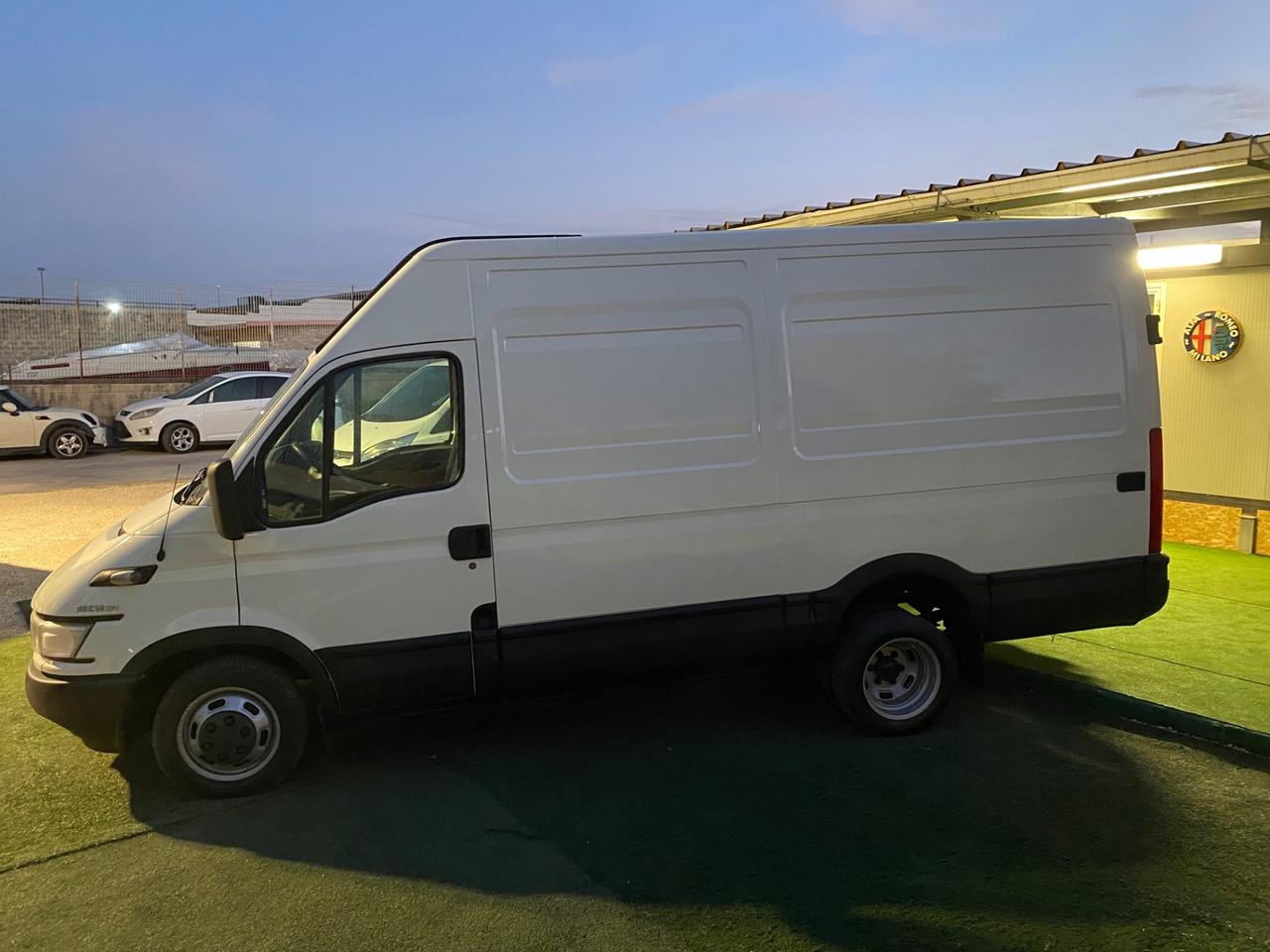 Iveco Daily 3.0 35C14 Gemellato