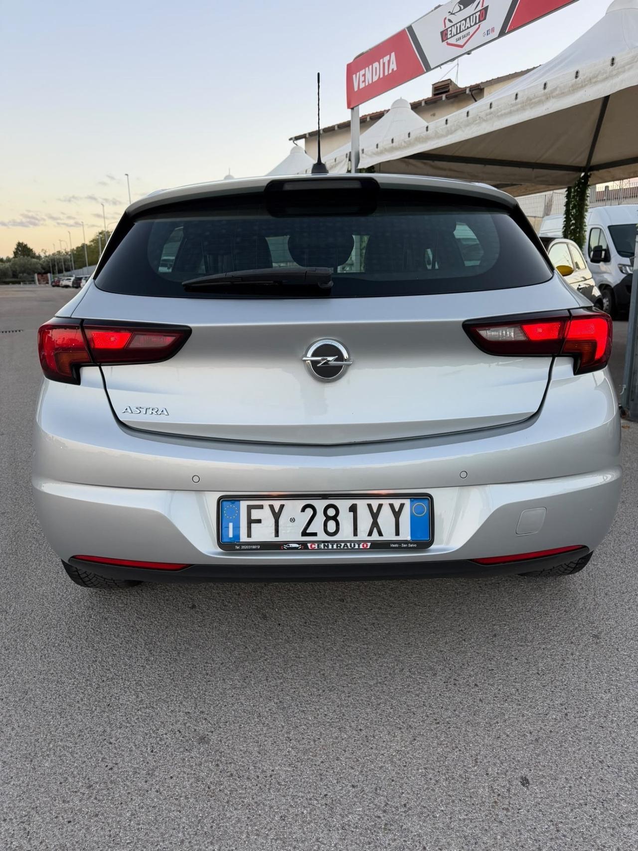 Opel Astra 1.6 CDTi 136CV Berlina nuova garanzia12m