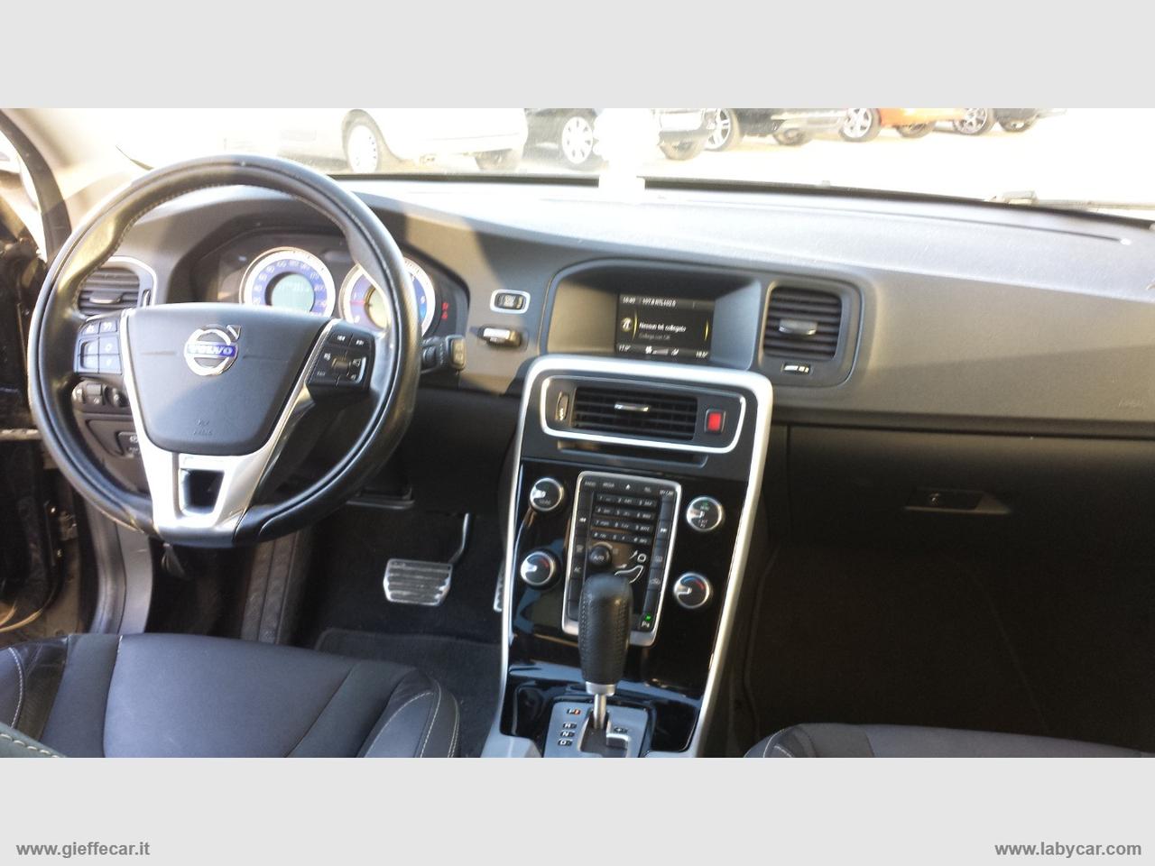 VOLVO V60 D3 Geartronic R-design