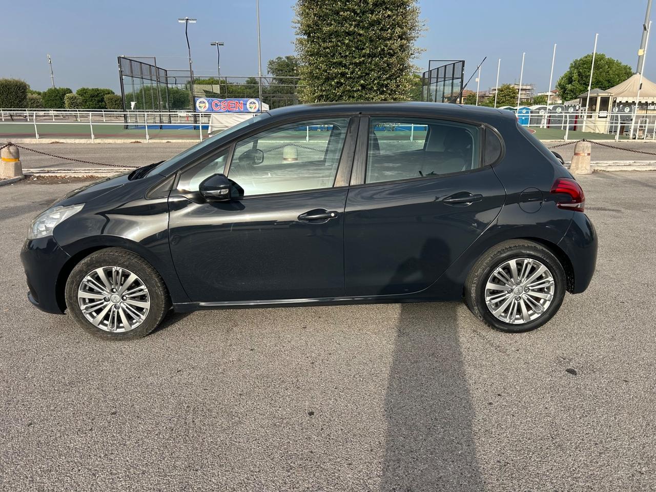 Peugeot 208 BlueHDi 75 5 porte Allure